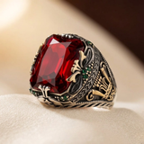 Bague Sceau Ornée en Argent et Rubis — Doumira