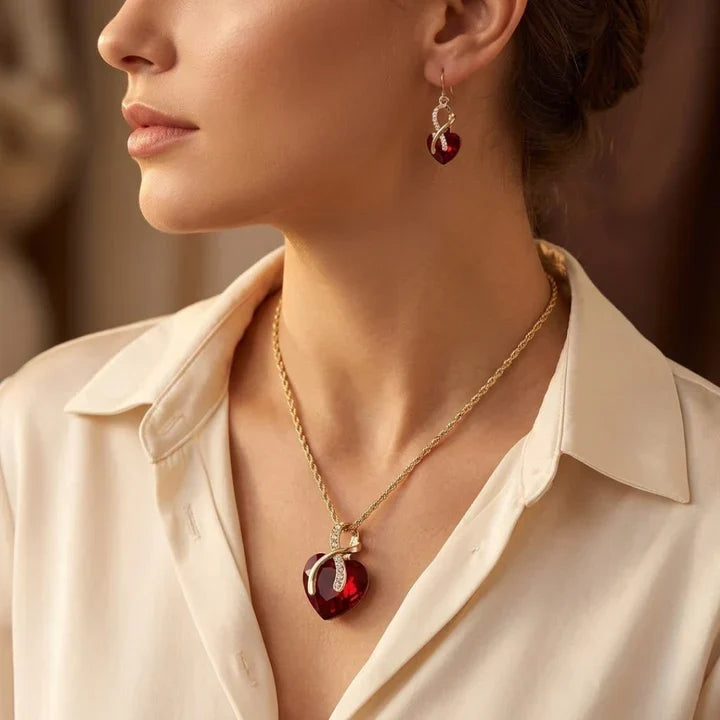 Ensemble de bijoux en cœur torsadé en or et rubis — Doumira