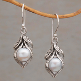 Boucles d'oreilles en argent vintage avec perles pendantes — Doumira