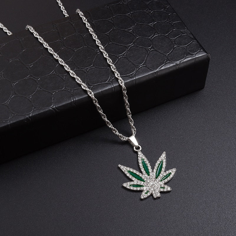 Collier Weed — Doumira