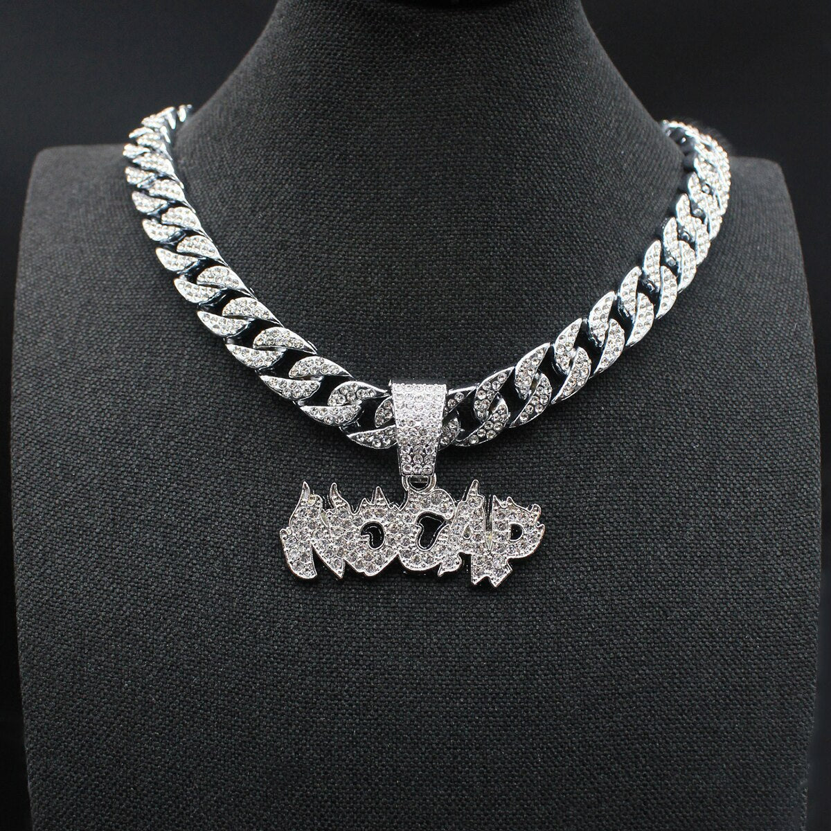 Chaine diamant rappeur — Doumira