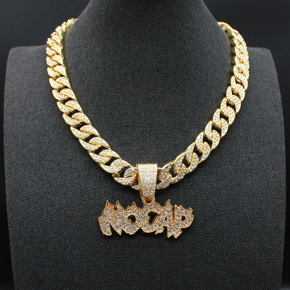 Chaine diamant rappeur — Doumira