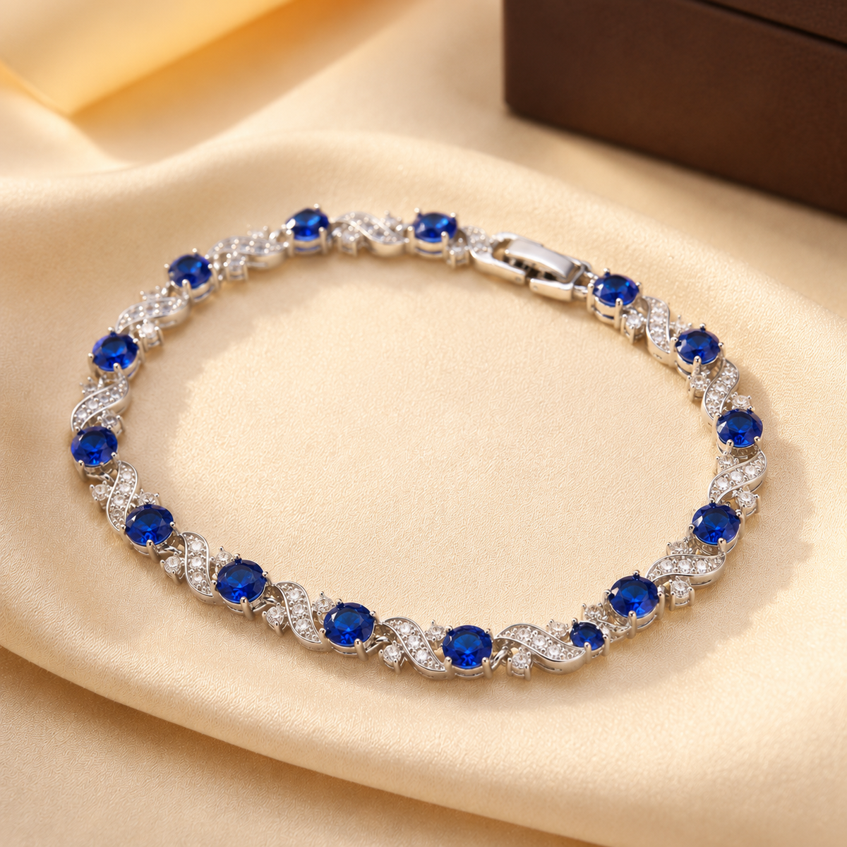 Bracelet en lien floral en saphir argenté — Doumira
